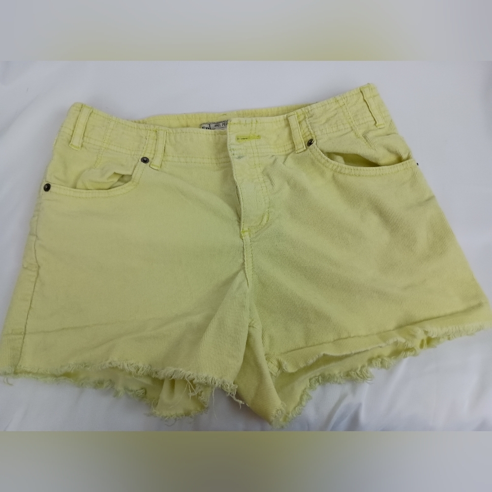 FREE PEOPLE Butterly Spring Color Yellow Denim Women'sโ Shorts (#1,351)